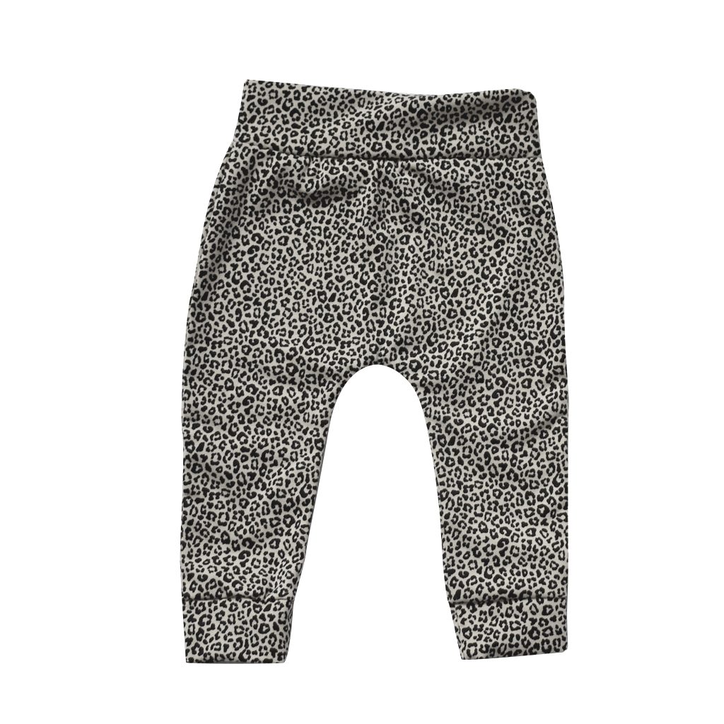 item Abstractie Evaluatie Leopard broekje baby zwart en sand kleur - Little & Loved